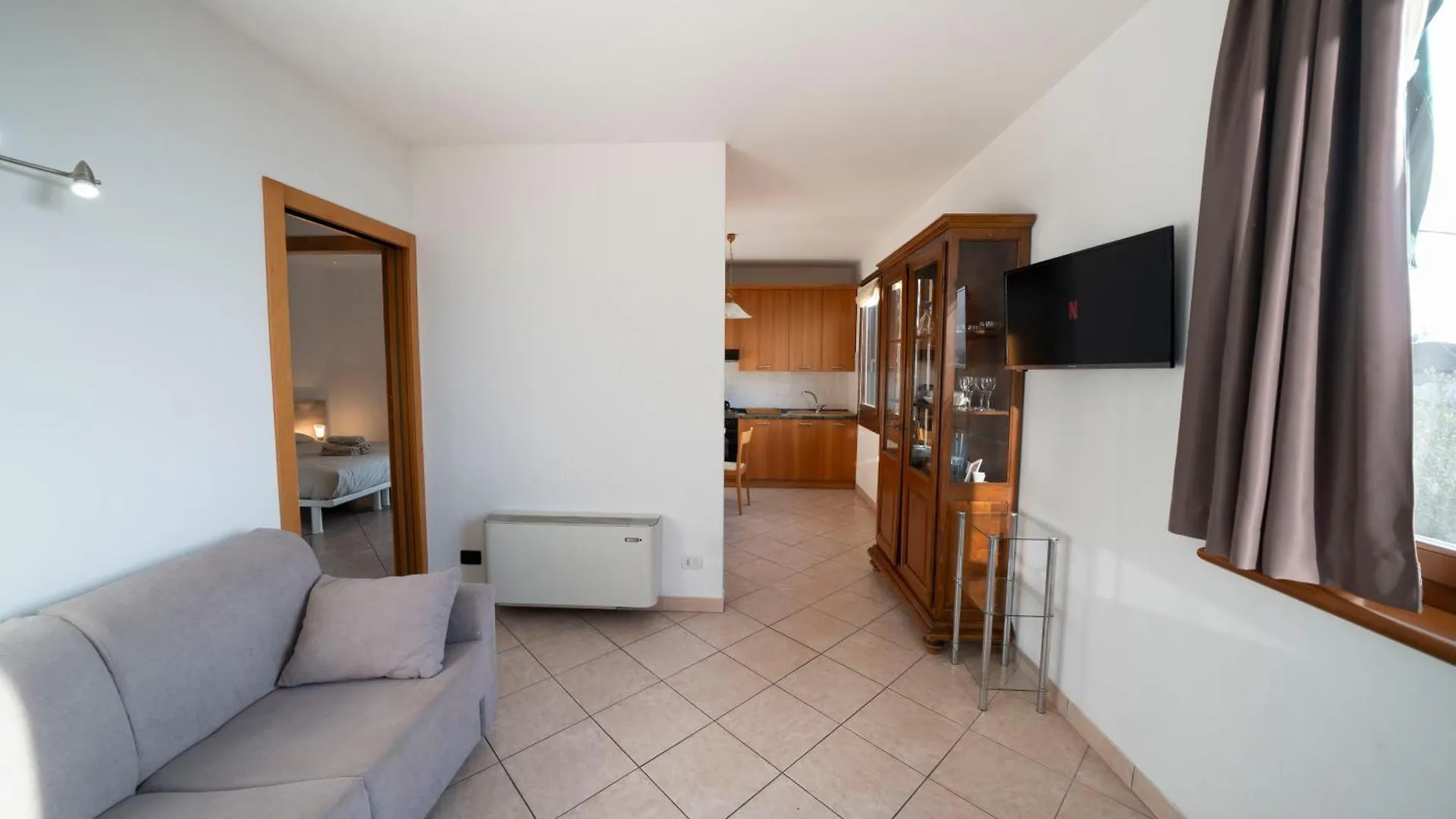 Apartment Appartamento Vista Lago Con Terrazza Lazise Italy